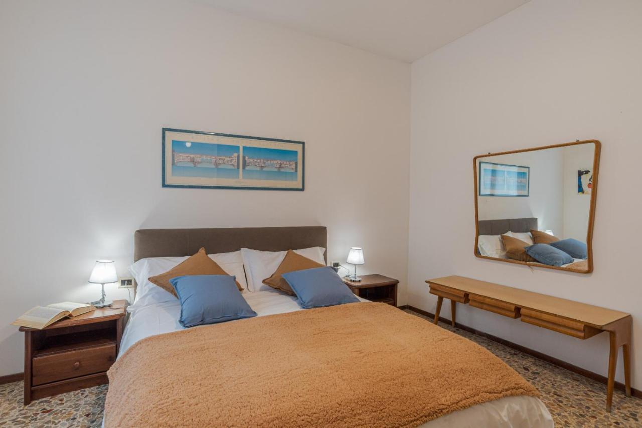 Lovely & Quiet Apartment - With Balcony & Parking Como Exterior foto